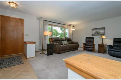 4695  Wessex Dr, Brookfield, WI 53045 - Photo 5