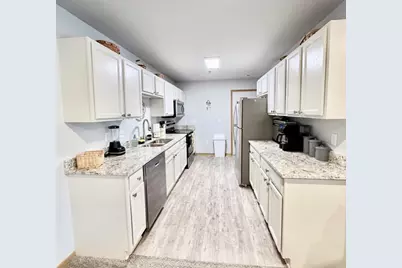 8201  Lexington Pl #7, Pleasant Prairie, WI 53158 - Photo 5