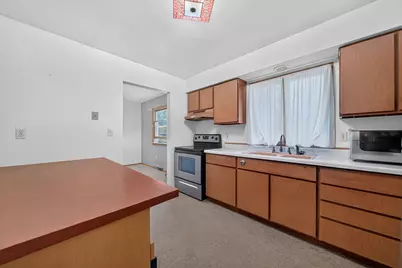 2746  Saemann Ave, Sheboygan, WI 53081 - Photo 3