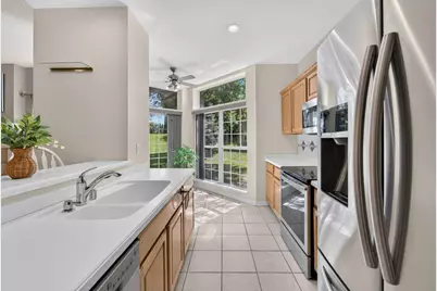 9056 W Elm Ct #C, Franklin, WI 53132 - Photo 5