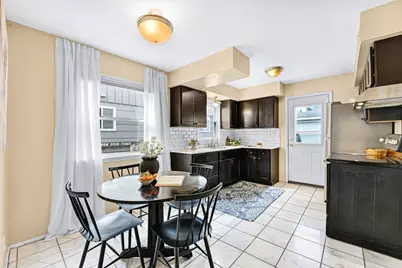 2109 N 70th St #2111, Wauwatosa, WI 53213 - Photo 9