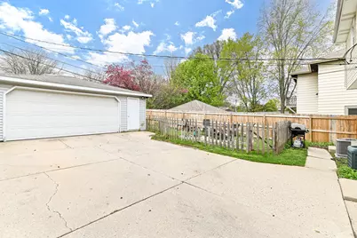 2109 N 70th St #2111, Wauwatosa, WI 53213 - Photo 27