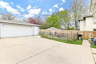 2109 N 70th St, Wauwatosa, WI 53213 - Photo 27
