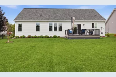 1017  Durango Dr, Hartford, WI 53027 - Photo 35