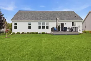 1017 Durango Dr, Hartford, WI 53027 - Photo 35