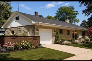 1504 Philippen St, Manitowoc, WI 54220 - Photo 3