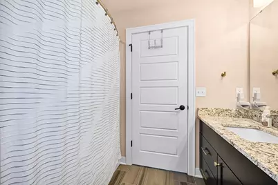 N66W15735  Fox Meadow Dr, Menomonee Falls, WI 53051 - Photo 27