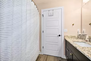 N66W15735 Fox Meadow Dr, Menomonee Falls, WI 53051 - Photo 27