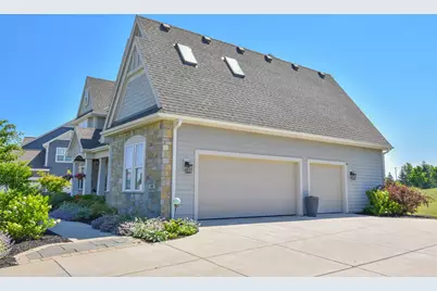 N66W15735  Fox Meadow Dr, Menomonee Falls, WI 53051 - Photo 47