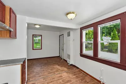 4805 W Custer Ave, Milwaukee, WI 53218 - Photo 7