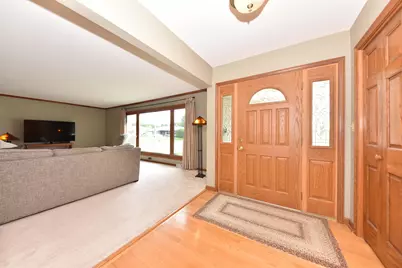 5433 S 24th St, Milwaukee, WI 53221 - Photo 5
