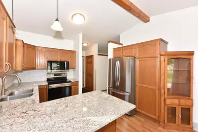 W208N16471  St Andrews Ct, Jackson, WI 53037 - Photo 9