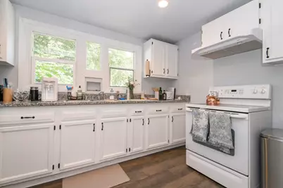 1424 S 79th St, West Allis, WI 53214 - Photo 7