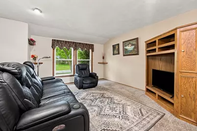 3008  Sunrise Dr, Richfield, WI 53033 - Photo 9
