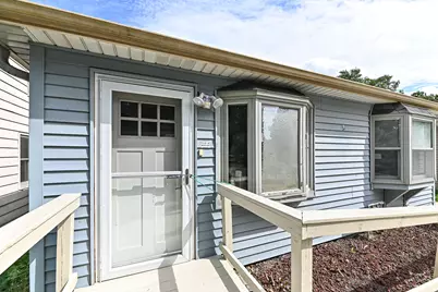 2818 S 71st St, Milwaukee, WI 53219 - Photo 7