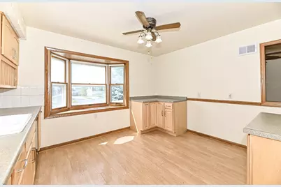 2818 S 71st St, Milwaukee, WI 53219 - Photo 15