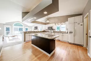 451 White Oak Trail, Hartland, WI 53029 - Photo 5