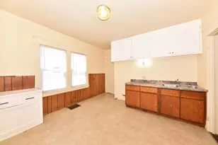 2432 N 45th St, Milwaukee, WI 53210 - Photo 9