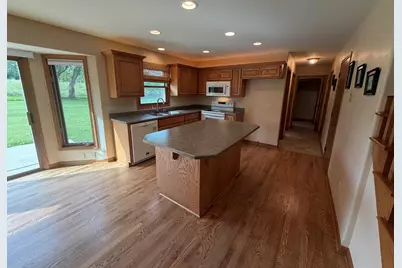 2135  Sherman Rd, Jackson, WI 53037 - Photo 9