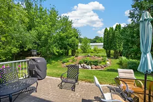 140 W Commerce Blvd, Slinger, WI 53086 - Photo 39