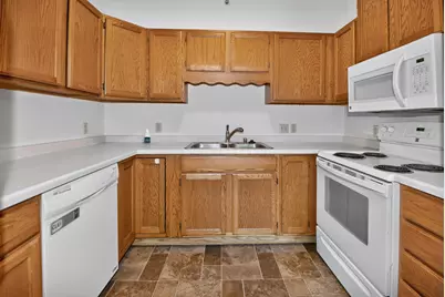 140 W Commerce Blvd #311, Slinger, WI 53086 - Photo 11