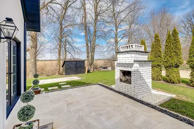 402  Wild Oak Dr, Manitowoc, WI 54220 - Photo 9