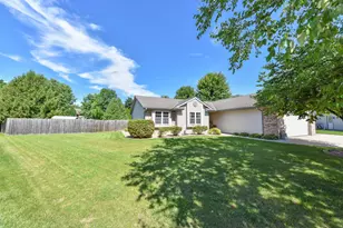 1300 Goldcrest Ct, West Bend, WI 53095 - Photo 27