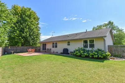 1300  Goldcrest Ct, West Bend, WI 53095 - Photo 23
