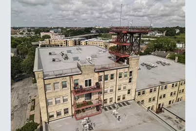 904 E Pearson St #401, Milwaukee, WI 53202 - Photo 43