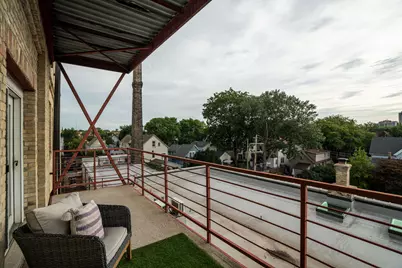 904 E Pearson St #401, Milwaukee, WI 53202 - Photo 41