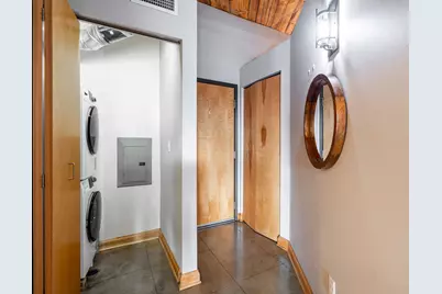 904 E Pearson St #401, Milwaukee, WI 53202 - Photo 37