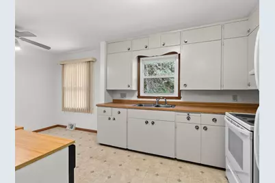 2014  Menasha Ave, Manitowoc, WI 54220 - Photo 9
