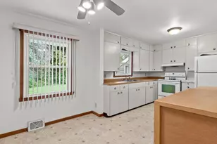 2014 Menasha Ave, Manitowoc, WI 54220 - Photo 7