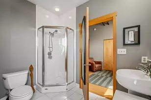 191 N Broadway, Milwaukee, WI 53202 - Photo 19