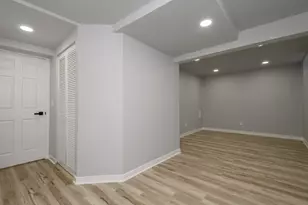8134 W Acacia St, Milwaukee, WI 53223 - Photo 17