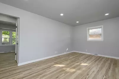 8134 W Acacia St, Milwaukee, WI 53223 - Photo 3
