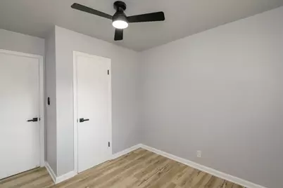 8134 W Acacia St, Milwaukee, WI 53223 - Photo 13