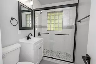 8134 W Acacia St, Milwaukee, WI 53223 - Photo 11
