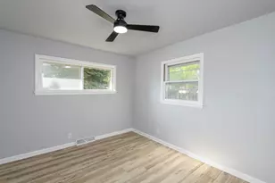 8134 W Acacia St, Milwaukee, WI 53223 - Photo 9