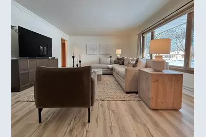 3121 N 105th St, Wauwatosa, WI 53222 - Photo 3