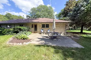 3121 N 105th St, Wauwatosa, WI 53222 - Photo 27