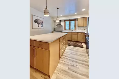 3121 N 105th St, Wauwatosa, WI 53222 - Photo 9