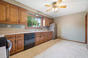 300 St Rose Ave, Fredonia, WI 53021 - Photo 9