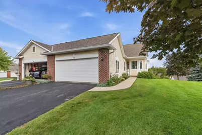 994  Niagara Ct, Port Washington, WI 53074 - Photo 1