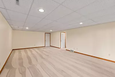 994  Niagara Ct, Port Washington, WI 53074 - Photo 23