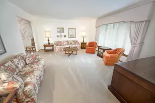5676 Garland Ln, Greendale, WI 53129 - Photo 5