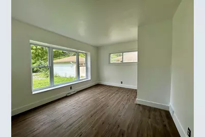 5037 N 74th St, Milwaukee, WI 53218 - Photo 9