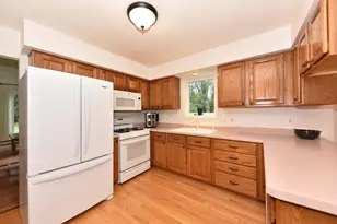 N58W24838 Cardinal Ct, Sussex, WI 53089 - Photo 17