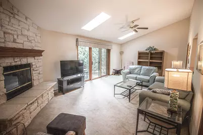 W52N106  Pioneer Ct #B, Cedarburg, WI 53012 - Photo 3
