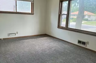 505 Gascoigne Dr, Waukesha, WI 53188 - Photo 9